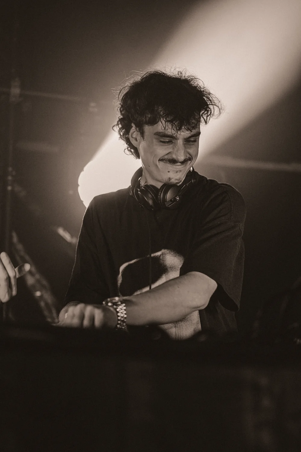 Mick Sercu behind the decks